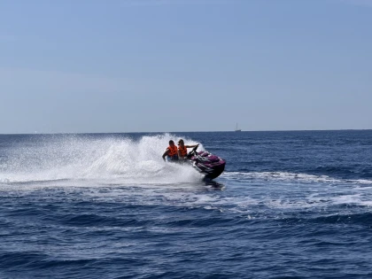Jet ski rental without a license Port-Fréjus - Expérience Côte d'Azur