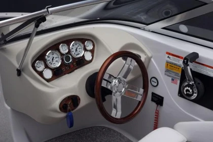 KINOU rental - SP Marine - Expérience Côte d'Azur