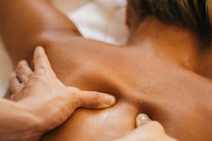 Modeling and hydro massage bath - Thalasso Port Fréjus - Expérience Côte d'Azur
