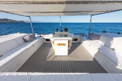 3h Catamaran privatization - Expérience Côte d'Azur