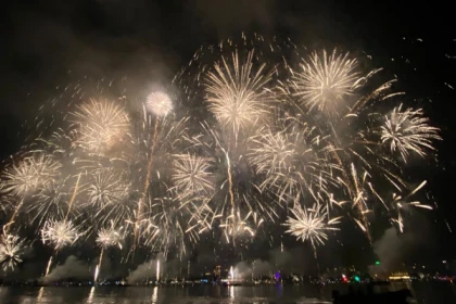 Fireworks Catamaran privatization - Expérience Côte d'Azur