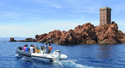 Semi-rigid privatization: exploration of the secret coves of the French Riviera - Expérience Côte d'Azur