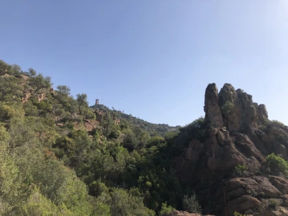 Sporty hike at Mont Vinaigre - Expérience Côte d'Azur