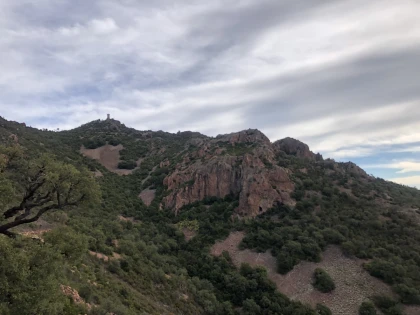 Sporty hike at Mont Vinaigre - Expérience Côte d'Azur