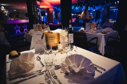 Festive New Year's Eve Stay by the Sea - Saint-Aygulf - Expérience Côte d'Azur