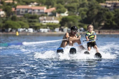 Waterskiing & Wakeboarding - Agay - Expérience Côte d'Azur