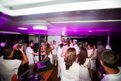 XXL Catamaran Cocktail Evening: Event at Sea or Dock - Expérience Côte d'Azur