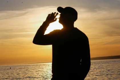 Sunset aboard a traditional barquette - Expérience Côte d'Azur