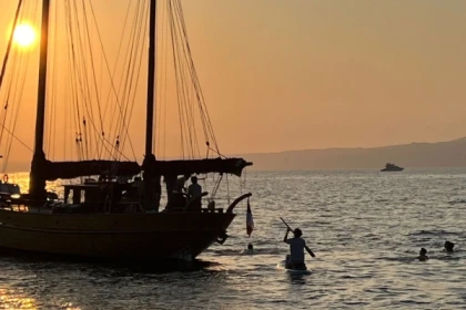 Evening sailing cruise in the Frioul's Island - Quay of Honor Town Hall - Expérience Côte d'Azur
