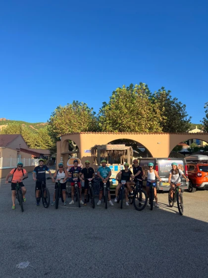 Guided electric mountain bike tour with a guide in Antheor - Expérience Côte d'Azur