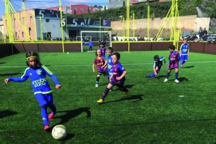 Children's soccer clinic - school vacations - Expérience Côte d'Azur