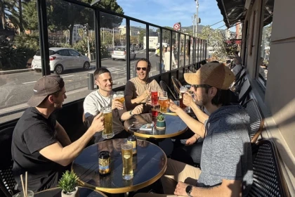 Pause apéro lors d’un escape game EVG à Nice avec dégustation de spécialités locales