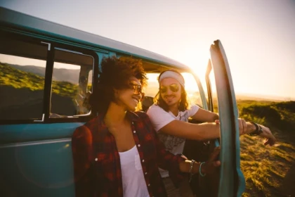 Cannes: City Tour in classic French Bus (2 hours) - Expérience Côte d'Azur