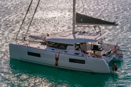 PRIVATIZED CATAMARAN - 2 DAYS - SAINT-TROPEZ - Expérience Côte d'Azur