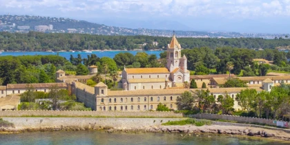 Visit the Lerins islands without a car