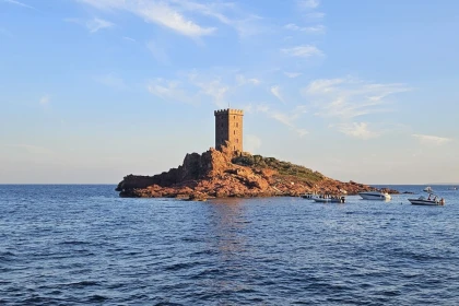 Départ St Raphaël | Le Coucher de Soleil | Ile d'Or & Cap Dramont  - app.name