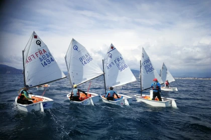Dinghy Fun Camp - Toussaint School Holidays - Expérience Côte d'Azur