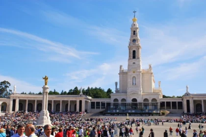 Full Day Guided Tour to Fátima, Nazaré & Óbidos - Expérience Côte d'Azur