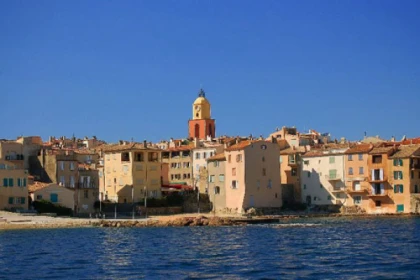 Saint-Tropez : Provencal market and secrets beaches. - Expérience Côte d'Azur