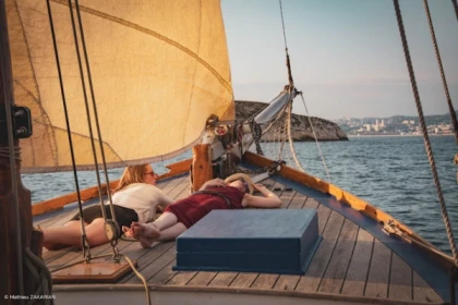 Sunset aboard a traditional tartane - Expérience Côte d'Azur