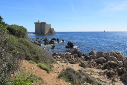 Guided visit Saint Honorat Island - cannes - Expérience Côte d'Azur
