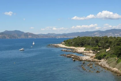Guided visit Saint Honorat Island - cannes - Expérience Côte d'Azur