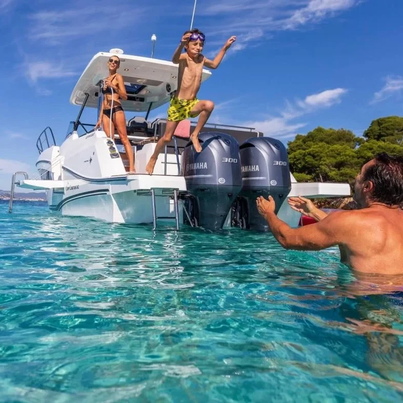 Private boat tour with skipper from Saint-Raphaël to the Estérel creeks