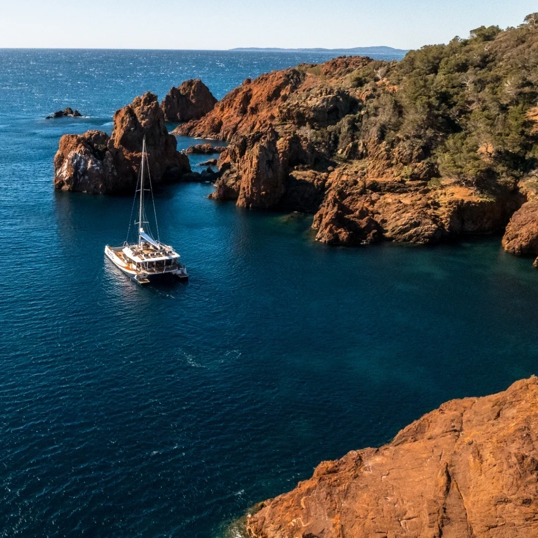 Catamaran coastal tour Cap Dramont