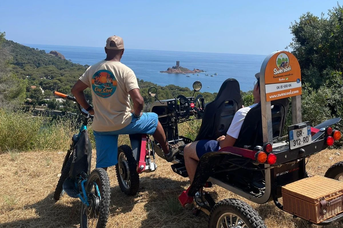Buggy agay vue sur l'ile d'or