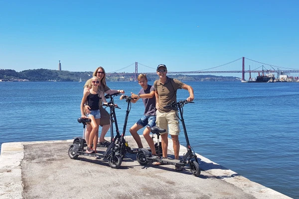 Belém Tour by E-Scooter - Expérience Côte d'Azur