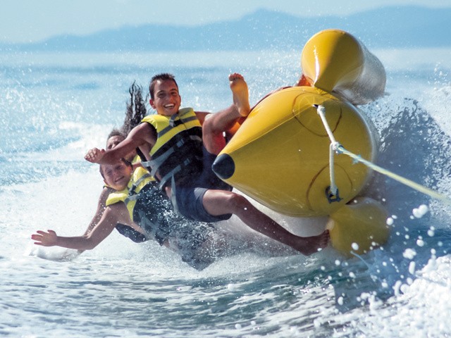 TOWABLES: banana, Flyfish, sofa, disk - Expérience Côte d'Azur