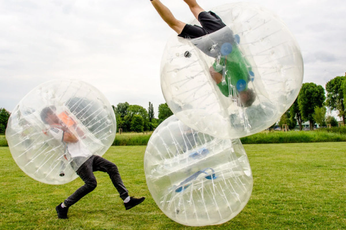 Bubble Bump N ° 1 of football in bubbles - Saint Raphaël - Expérience Côte d'Azur