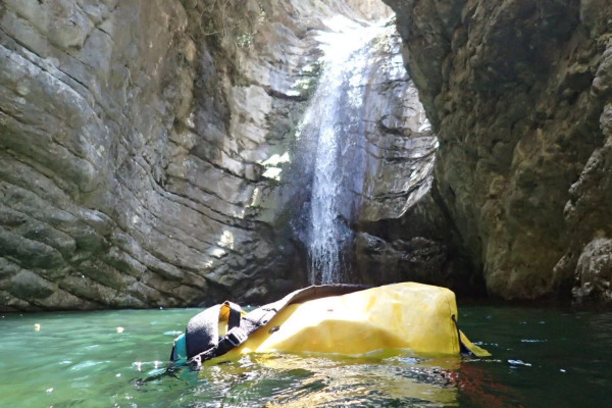 Canyoning adventure Bollène - Estéron Valley - Expérience Côte d'Azur