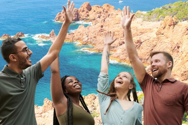 PROMO - CHILL & FUN combo: treasure hunt + sunset aperitif on a giant paddleboard - Expérience Côte d'Azur