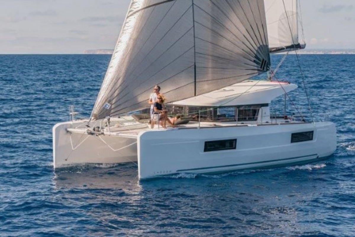 DISCOVERY DAY OF CATAMARAN SAILING_PRIVATIZED_12 People - Expérience Côte d'Azur