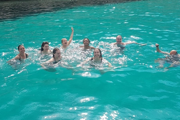 Half-day cruise and swimming in the Calanques National Park - Theater “La Criée” - Expérience Côte d'Azur