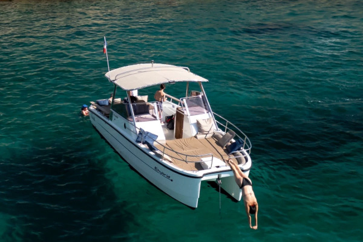 Half-day cruise and swimming in the Calanques National Park - Mucem - Expérience Côte d'Azur