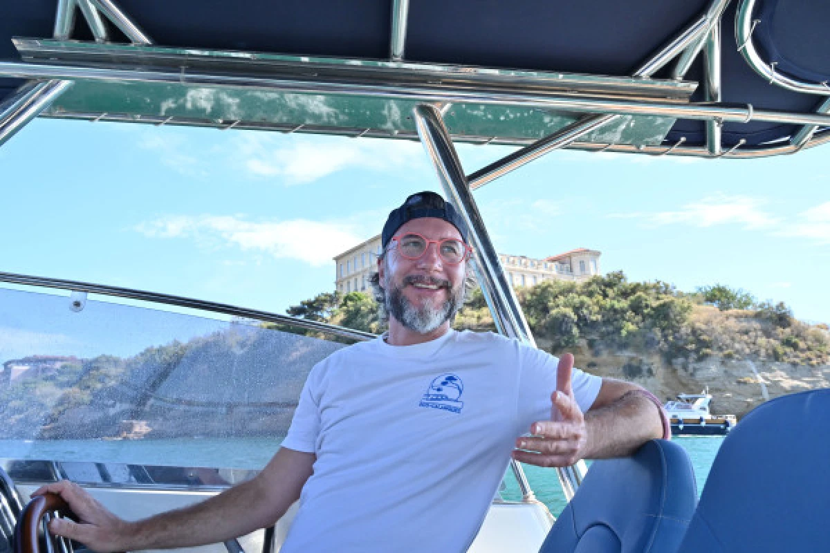 Half-day cruise and swimming in the Calanques National Park - Mucem - Expérience Côte d'Azur