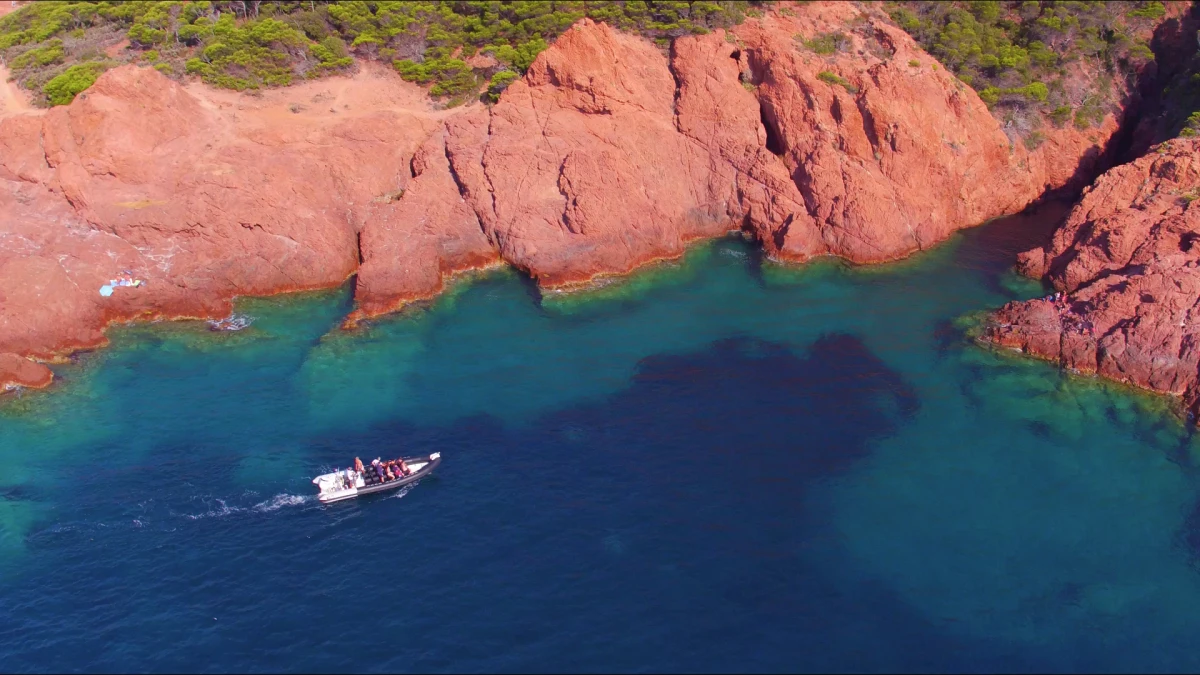 Sea excursion Esterel & Calanques - Departure Agay - Expérience Côte d'Azur