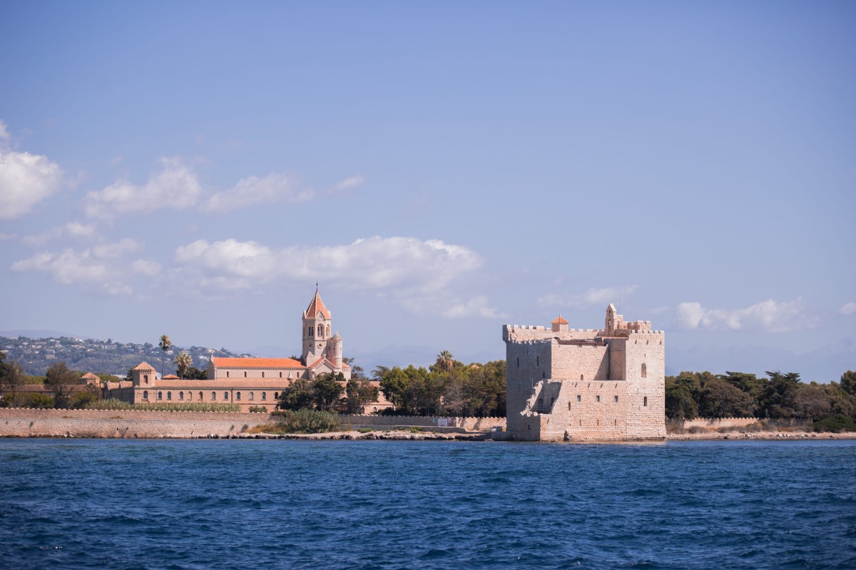 Catamaran day trip - Departure from Cagnes sur Mer to the Lérins Islands - Expérience Côte d'Azur