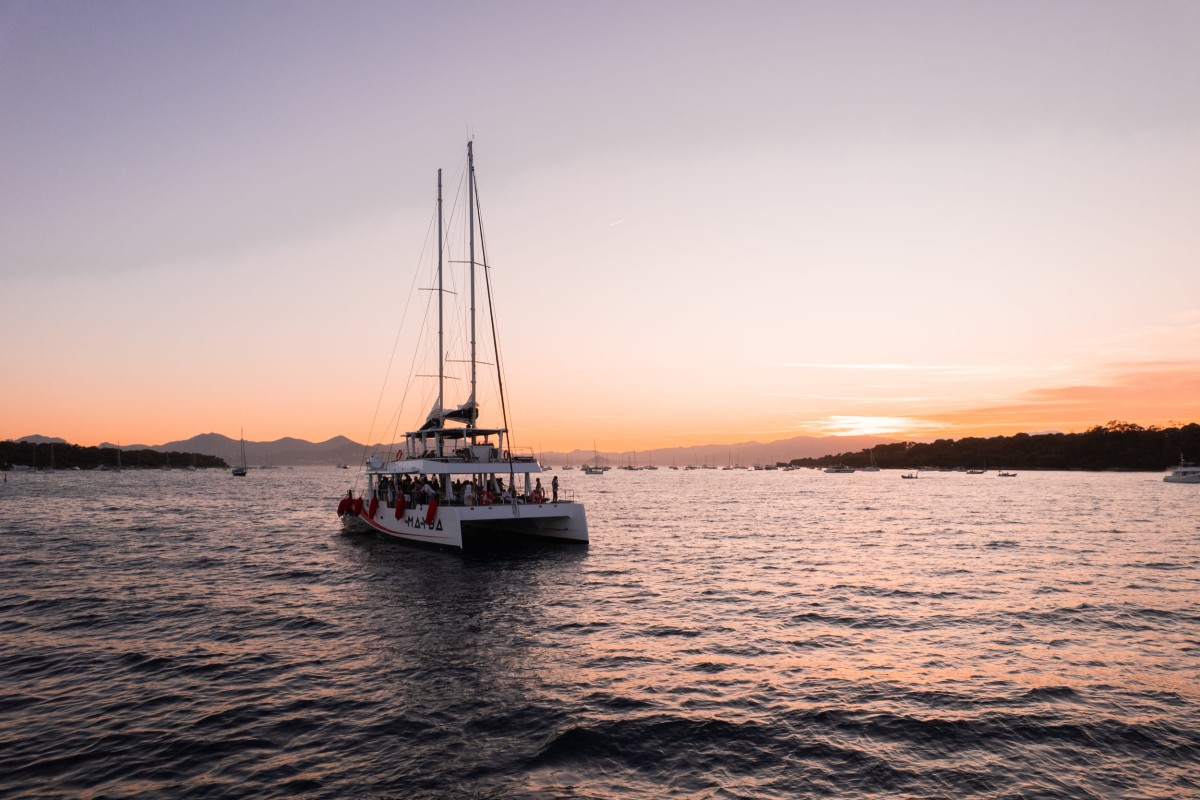 Departure Marina Baie des Anges | The Evening Fireworks Dinner | Festival Pyrotechnique de Cannes - Expérience Côte d'Azur
