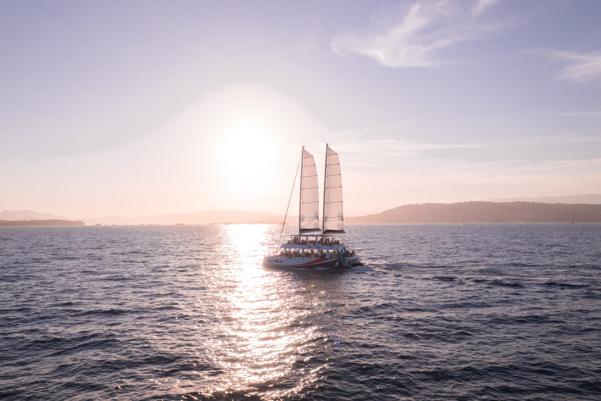 Departure Marina Baie des Anges | Le Coucher de Soleil | Anse de la Salis - Expérience Côte d'Azur