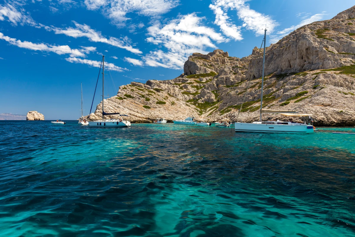Catamaran day cruise - Calanques & Riou from Marseille - Expérience Côte d'Azur