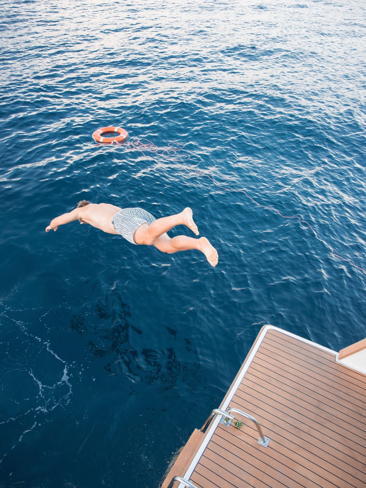 Sunset evening & dinner on a catamaran departing from Marseille: Frioul archipelago - Expérience Côte d'Azur