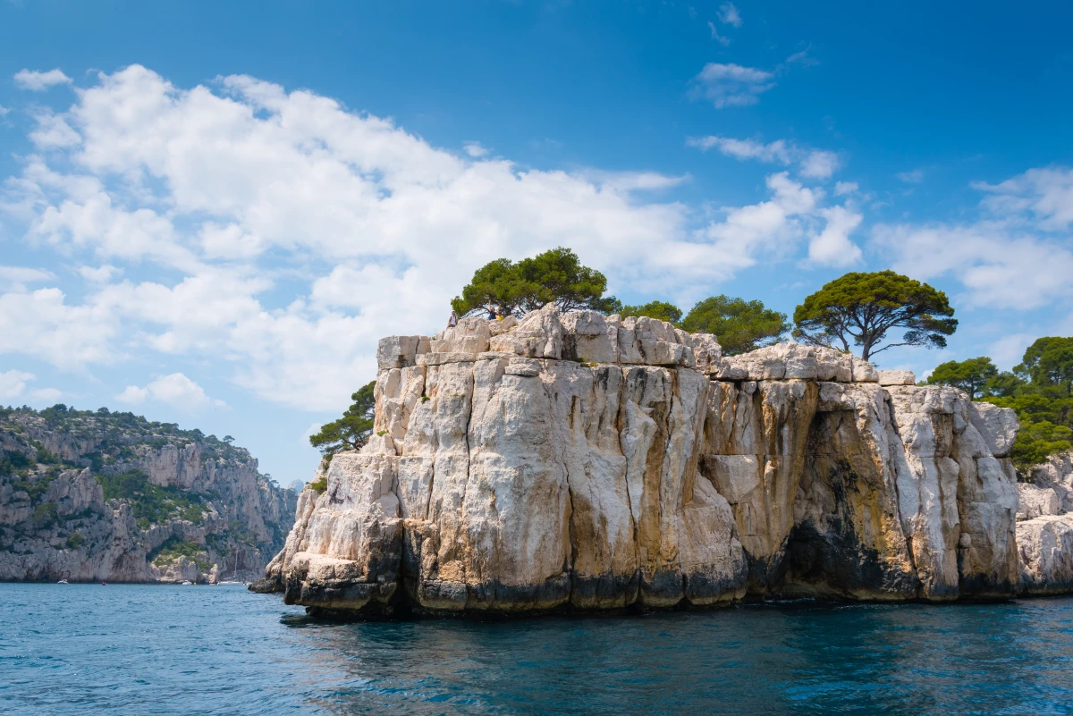 Brunch cruise from Marseille: discover the calanques on a catamaran - Expérience Côte d'Azur