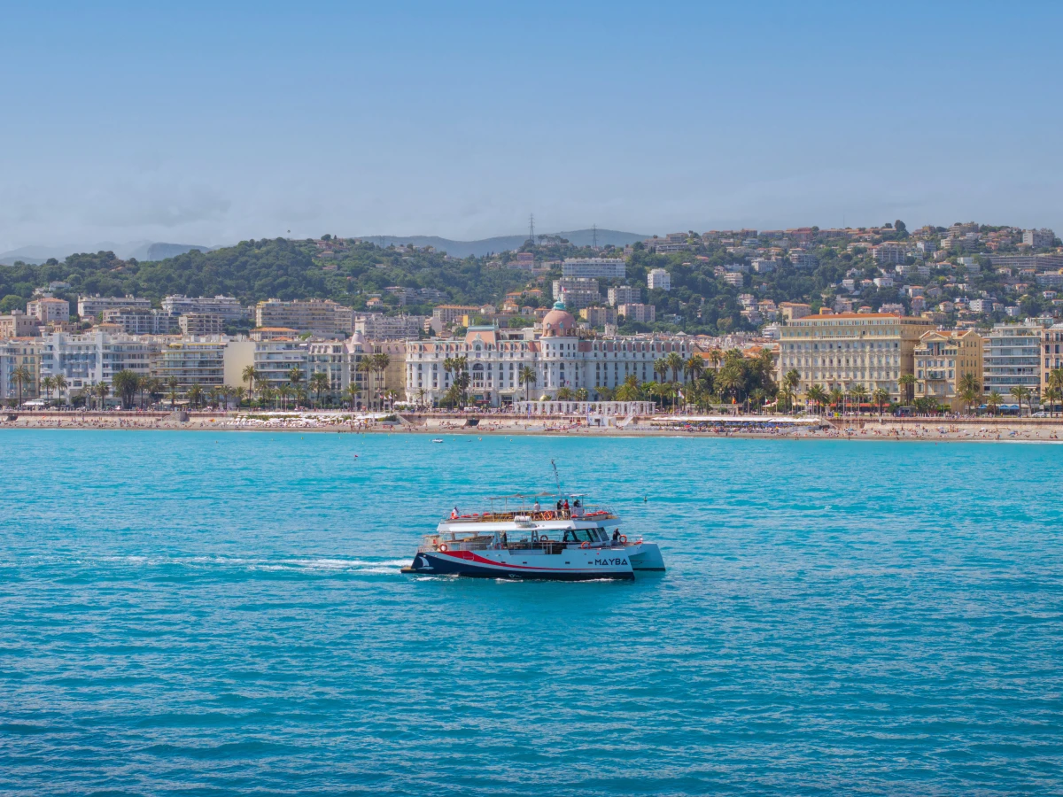 Catamaran trip from Nice: guided tour of the Saint-Jean-Cap-Ferrat coastline to - Expérience Côte d'Azur