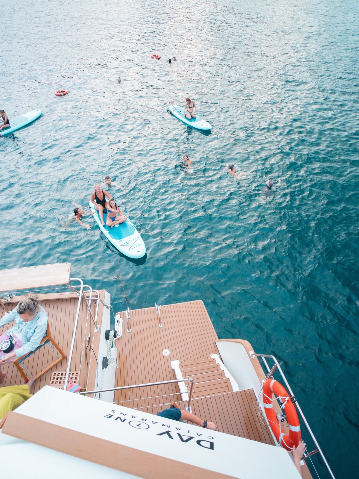 Brunch at sea on a catamaran - Departure from Nice, Villefranche & Saint-Jean-Cap-Ferrat - Expérience Côte d'Azur