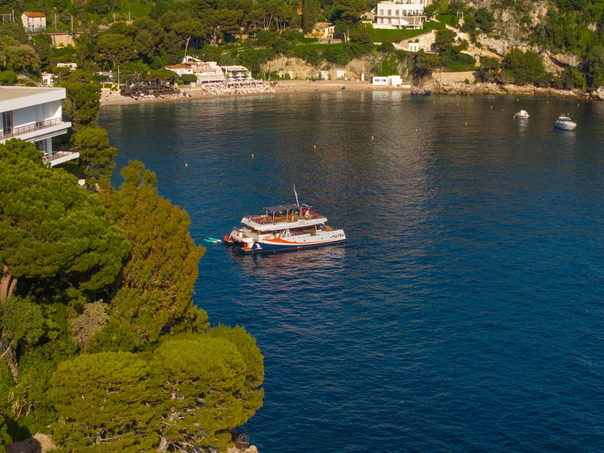 Sunset cruise on a catamaran departing from Nice - Villefranche-sur-Mer Bay - Expérience Côte d'Azur