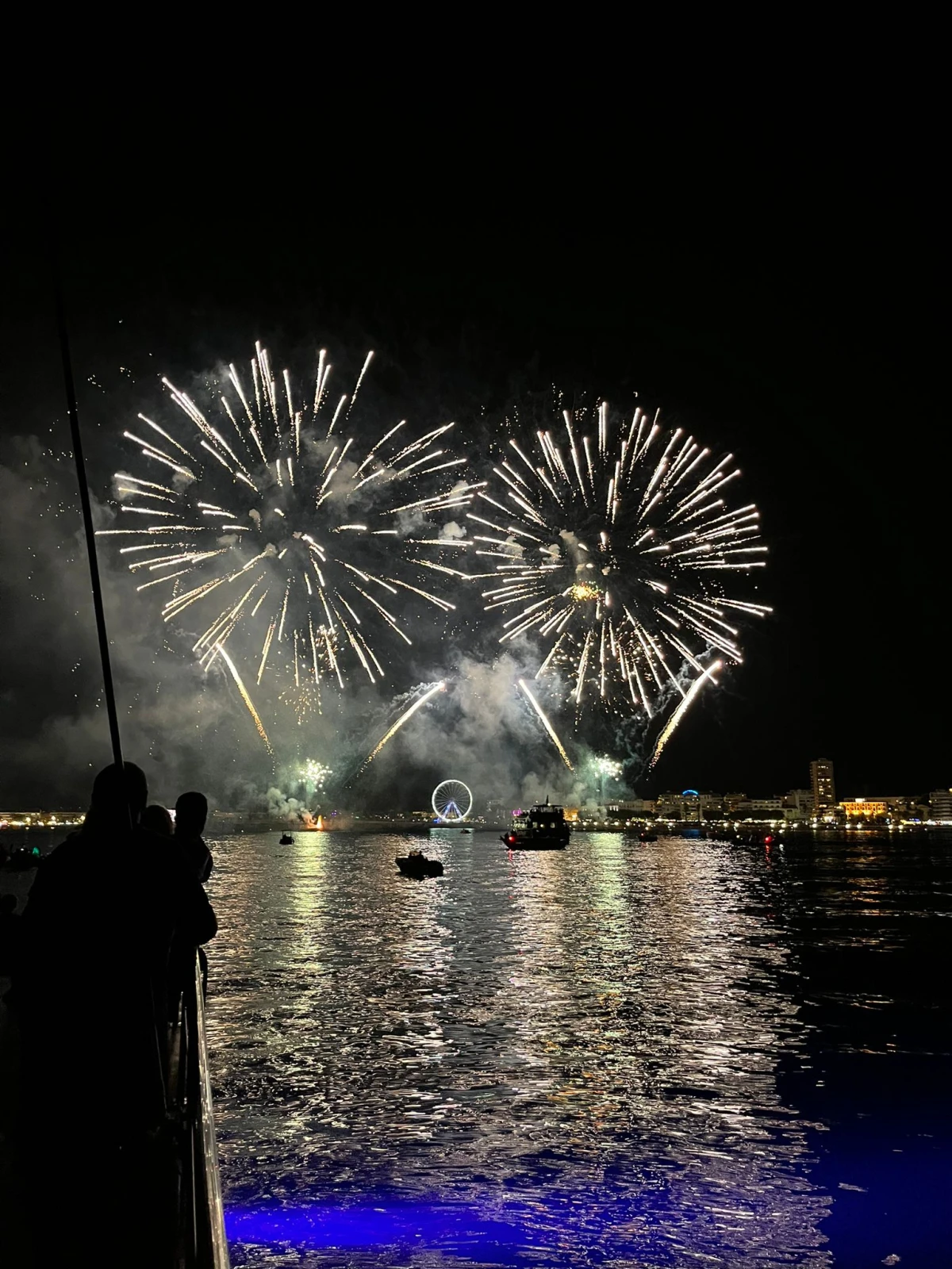 Departure from St Raphaël - Fireworks display - Expérience Côte d'Azur