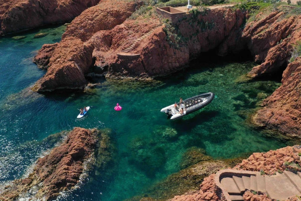 Departure from Agay : Estérel and its creeks. - Expérience Côte d'Azur